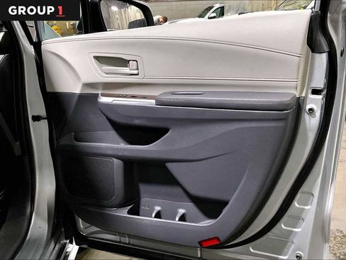 Certified 2021 Toyota Sienna LE image 22