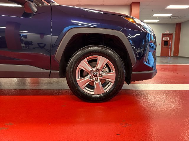 Certified 2025 Toyota RAV4 XLE AWD/4WD image 31