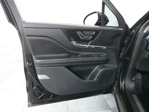 Used 2022 Lincoln Corsair AWD w/ Premium Package image 21