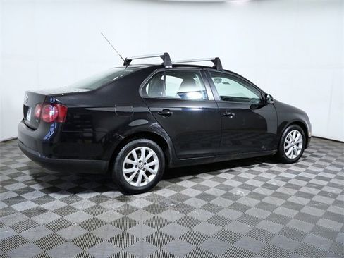 Used 2010 Volkswagen Jetta Limited Edition image 7