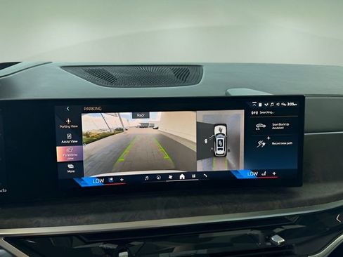 Certified 2025 BMW X7 xDrive40i w/ M Sport Package AWD/4WD image 29