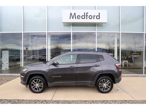 Used 2018 Jeep Compass Latitude w/ Popular Equipment Group image 7