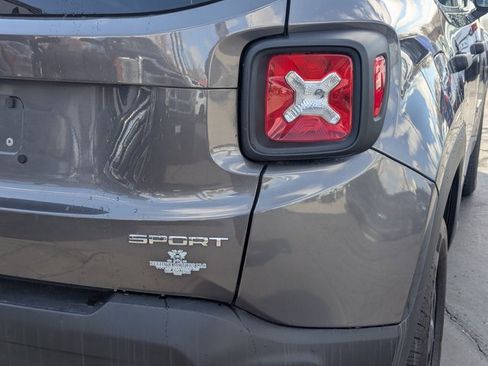 Used 2019 Jeep Renegade Sport image 4