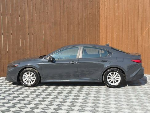 Used 2025 Toyota Camry LE w/ Convenience Package image 14