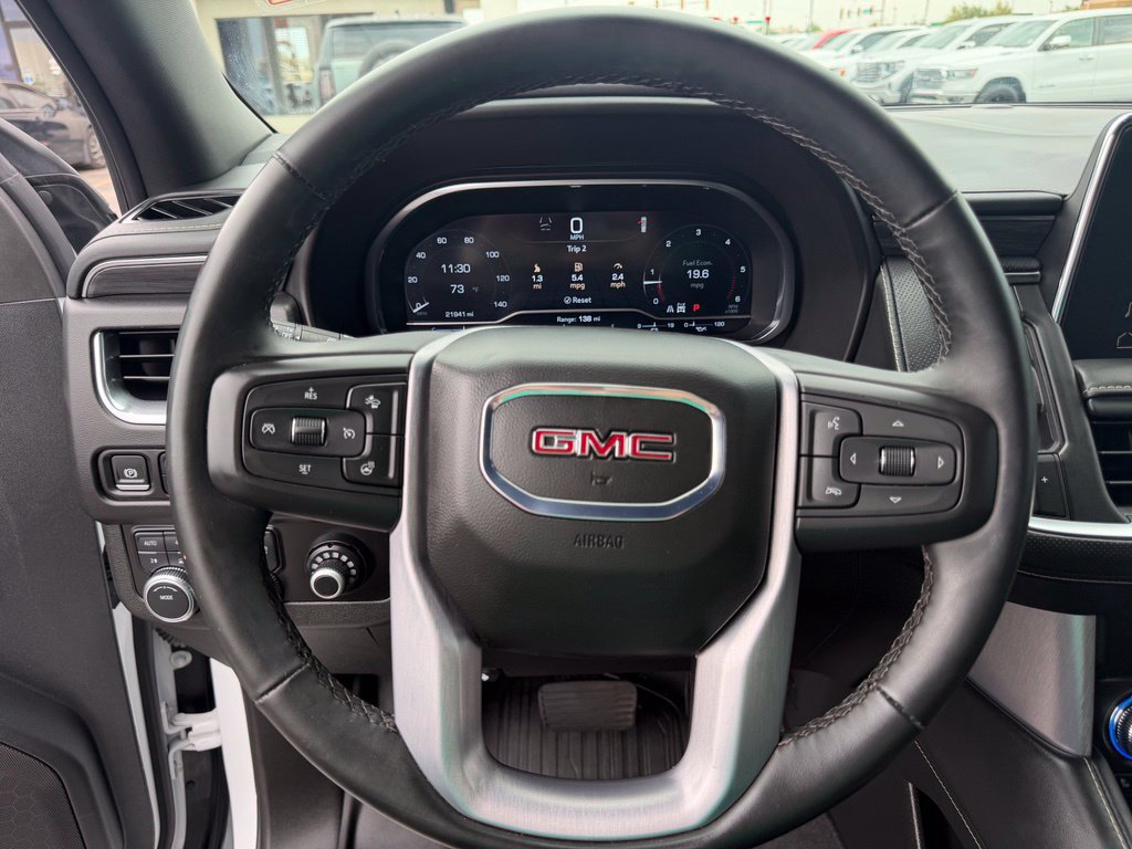 Used 2024 GMC Yukon SLT w/ SLT Luxury Package AWD/4WD image 33