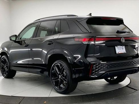 New 2026 Volkswagen Tiguan SE R-Line image 4