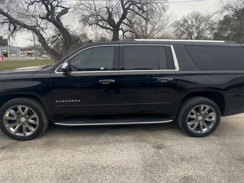 Used 2017 Chevrolet Suburban Premier image 5