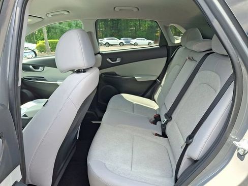 Used 2023 Hyundai Kona SE FWD image 12