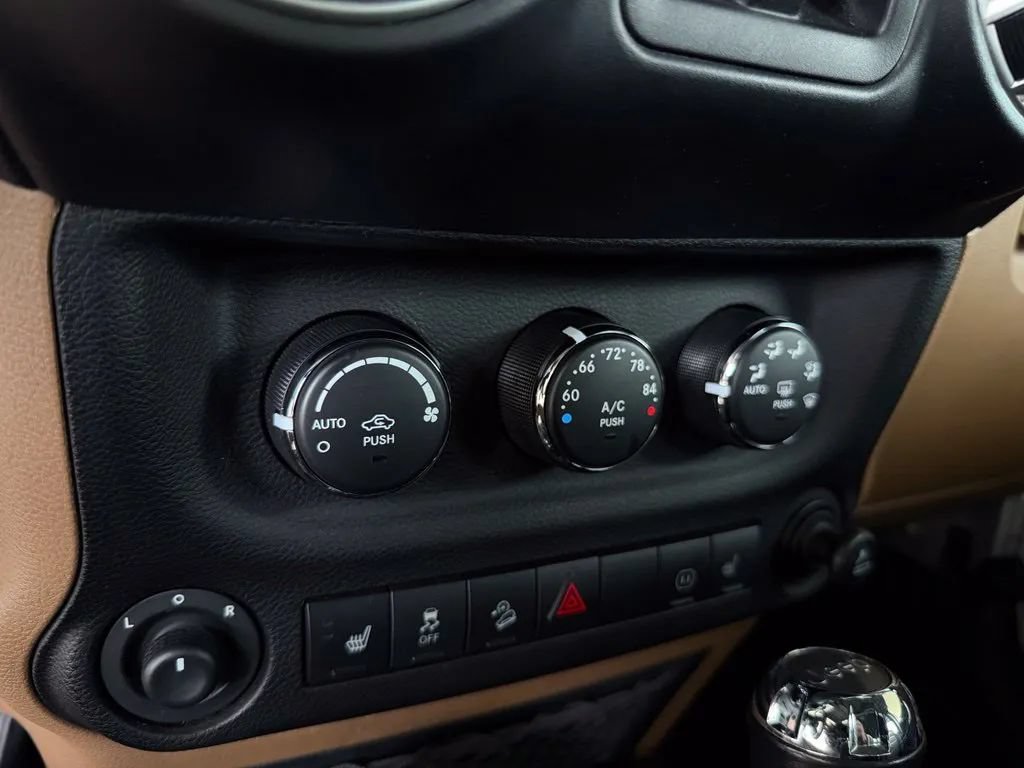 Used 2011 Jeep Wrangler Unlimited Rubicon w/ Dual Top Group AWD/4WD image 44
