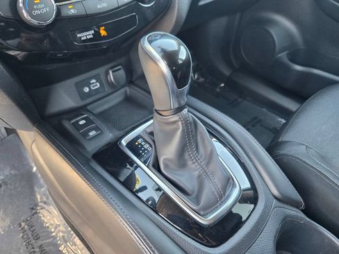 Used 2020 Nissan Rogue SL FWD image 18