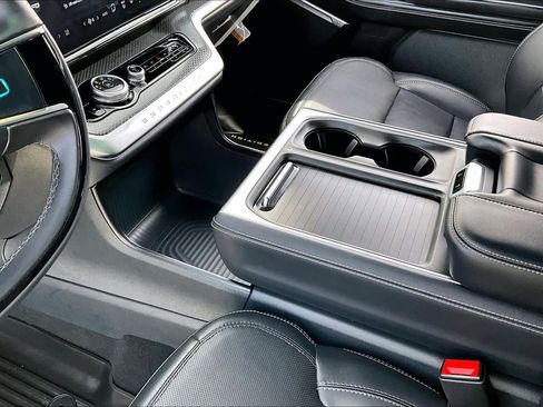 Used 2025 Ford Expedition Max Platinum w/ Stealth Performance Package image 17