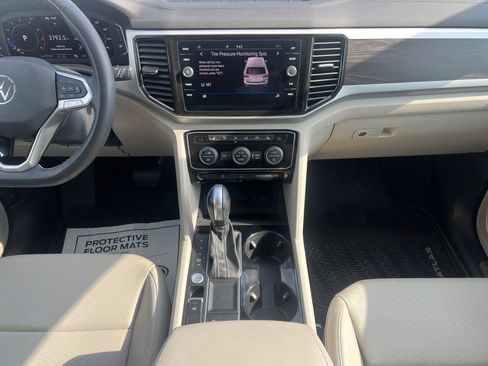 Used 2022 Volkswagen Atlas SE FWD image 24