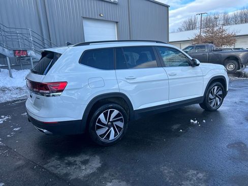 Used 2025 Volkswagen Atlas SE image 3