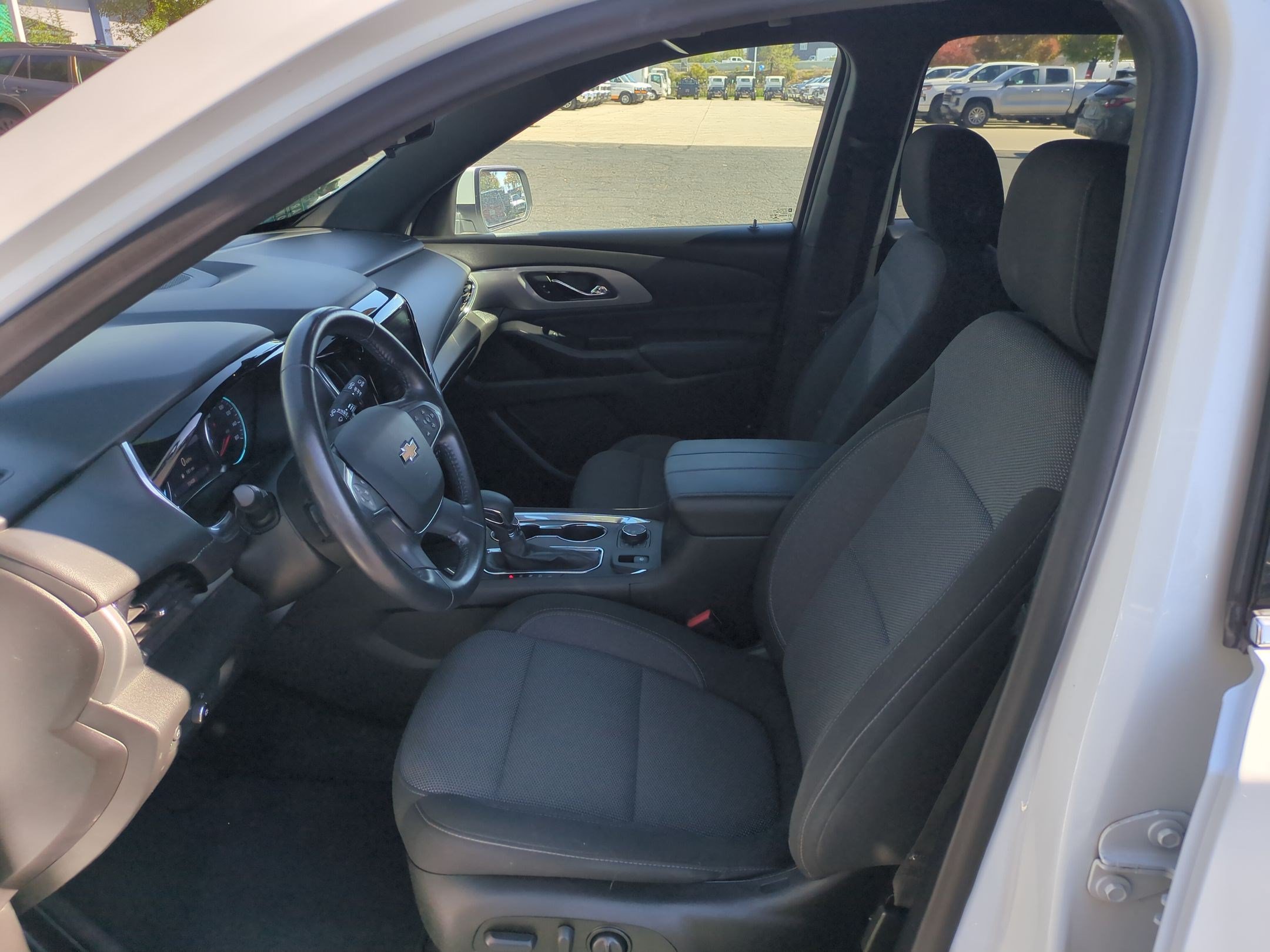 Used 2022 Chevrolet Traverse LT AWD/4WD image 24