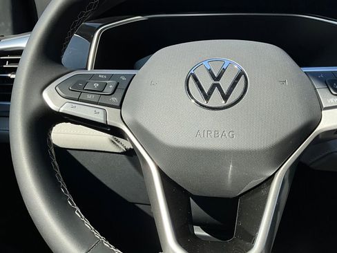 New 2025 Volkswagen Taos SE image 21
