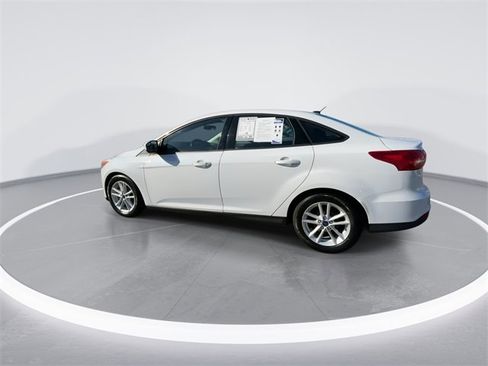 Used 2018 Ford Focus SE image 6