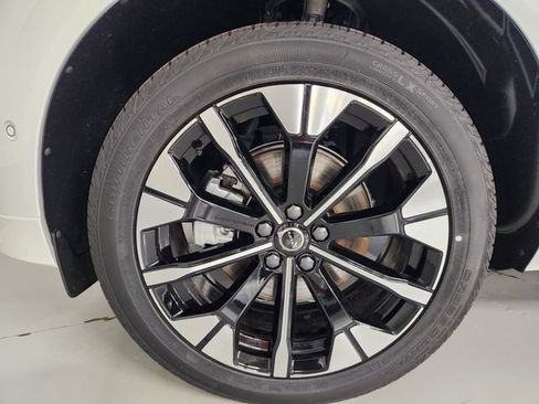 New 2026 Volvo XC60 B5 Plus w/ Climate Package AWD/4WD image 8