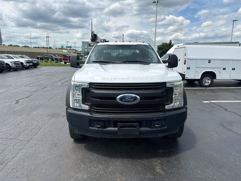 Used 2017 Ford F550 2WD Crew Cab Super Duty image 3