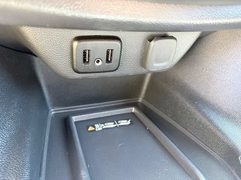 Used 2023 Chevrolet Traverse LT FWD image 20