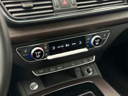 Used 2023 Audi Q5 Premium w/ Convenience Package AWD/4WD image 20