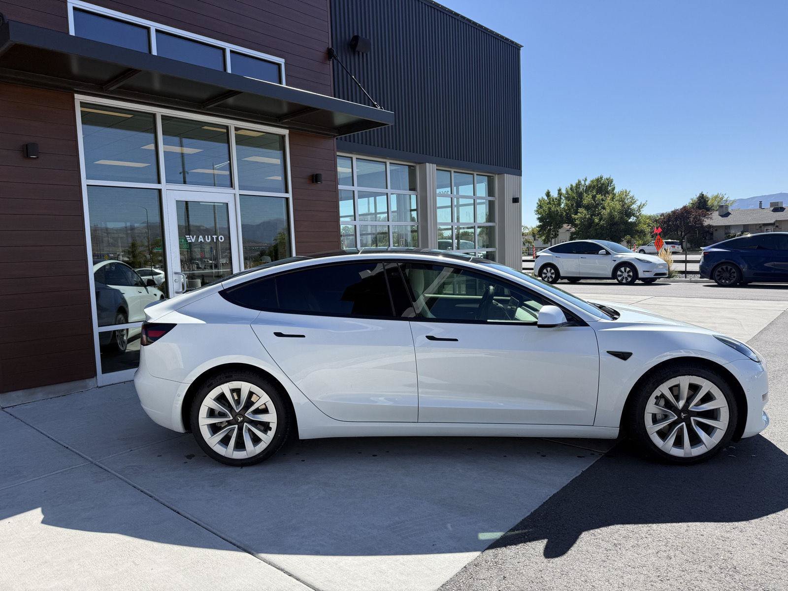Used 2022 Tesla Model 3 Long Range AWD/4WD image 9