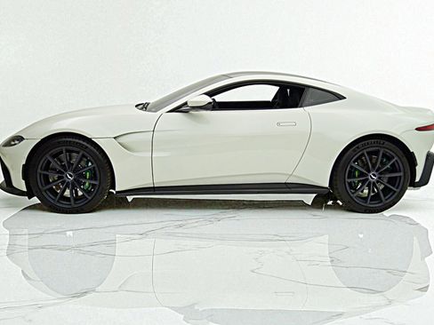 Used 2019 Aston Martin V8 Vantage Coupe image 3