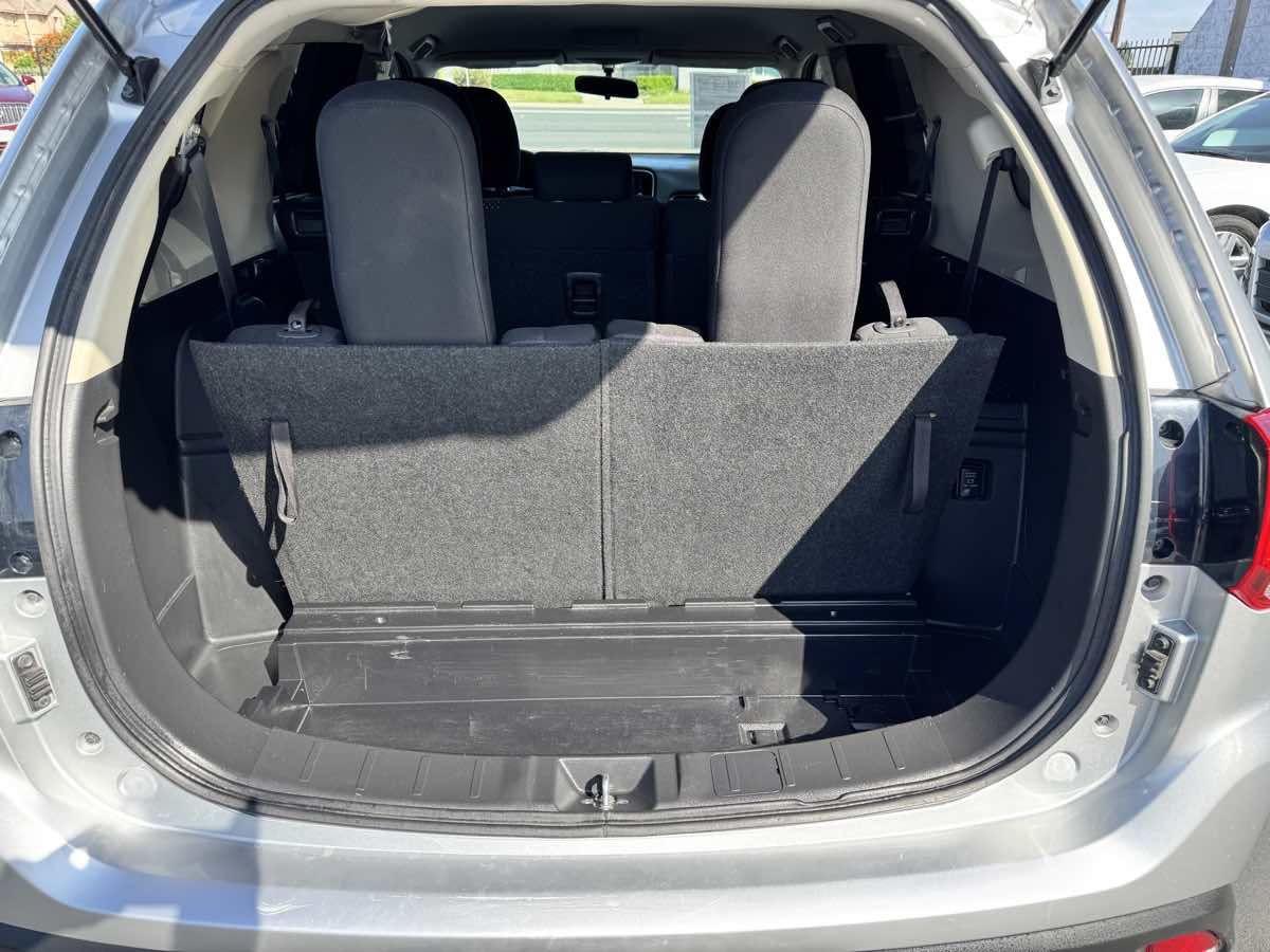 Used 2018 Mitsubishi Outlander ES FWD image 26
