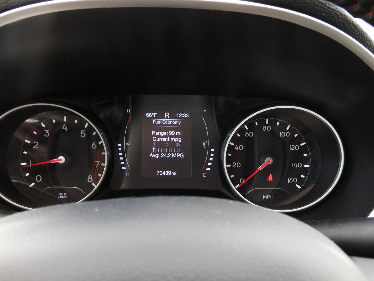Used 2018 Jeep Compass Latitude w/ Cold Weather Group AWD/4WD image 12