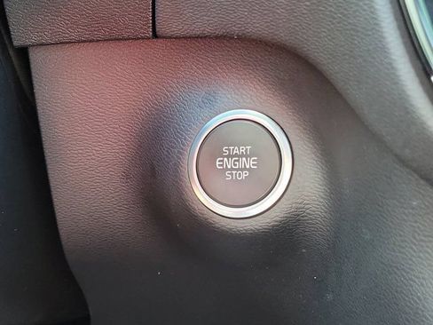 Used 2020 Volvo XC40 T5 R-Design AWD/4WD image 29
