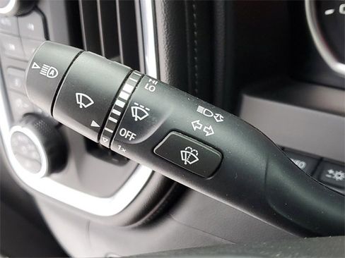 Used 2020 Chevrolet Silverado 1500 High Country w/ Technology Package image 12