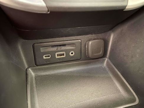 Used 2023 GMC Terrain SLT image 18