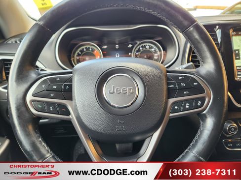 Used 2019 Jeep Cherokee Limited w/ Technology Group FWD image 9