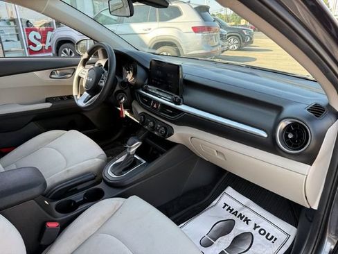 Used 2022 Kia Forte LXS FWD image 19