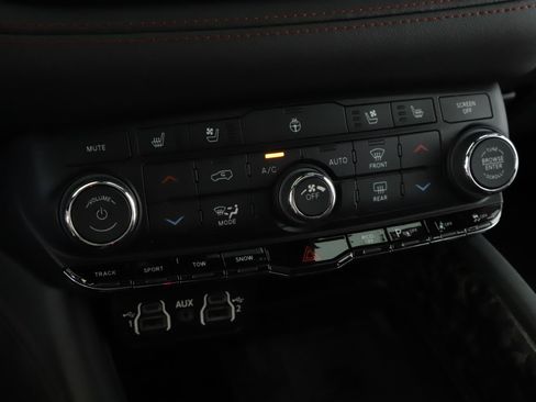 Used 2023 Dodge Durango R/T AWD/4WD image 17