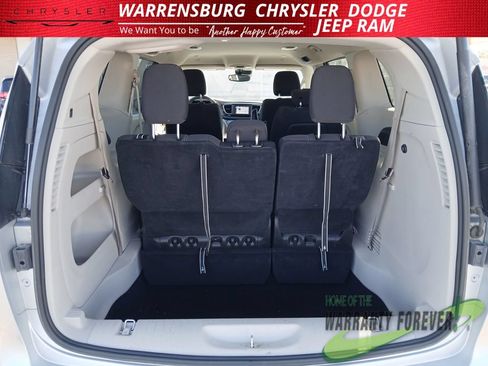 Used 2023 Chrysler Voyager LX FWD image 33