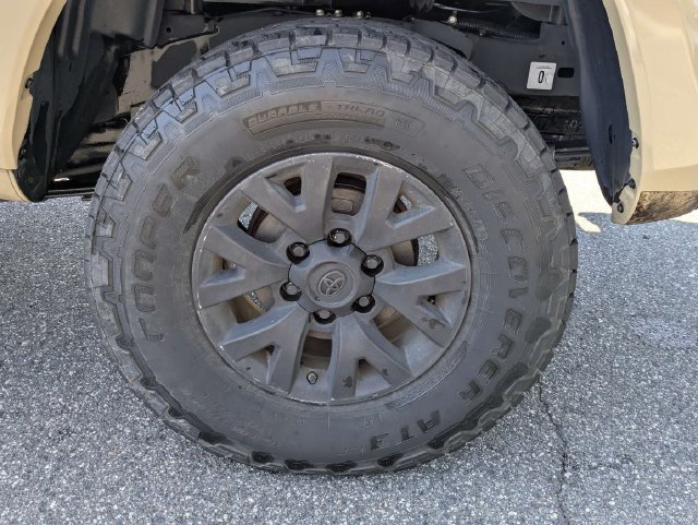 Used 2019 Toyota Tacoma SR5 RWD image 9