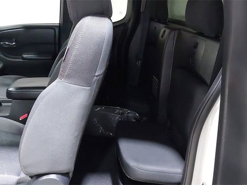 Used 2025 Nissan Frontier SV image 20