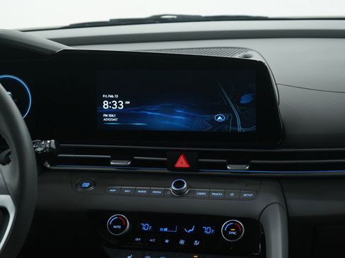 Used 2025 Hyundai Elantra SEL image 15