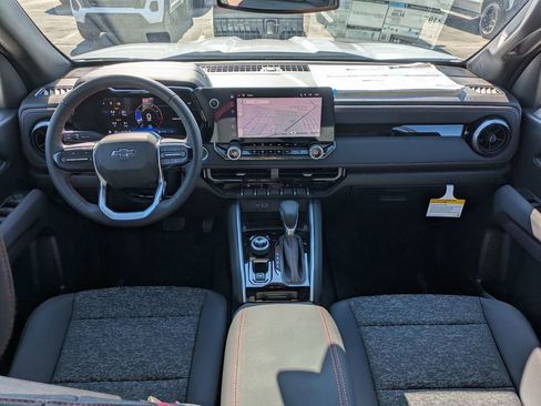 New 2025 Chevrolet Colorado Z71 image 29