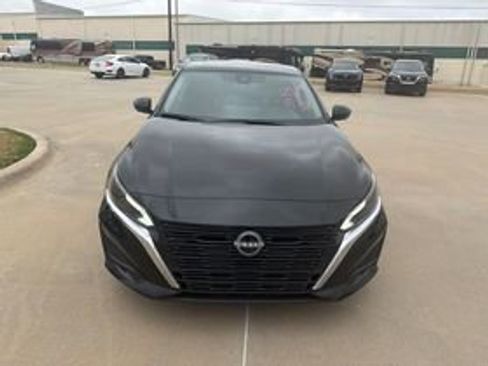 Used 2024 Nissan Altima 2.5 SL image 2