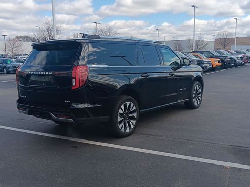 Used 2025 Ford Expedition Max Platinum w/ Driver's Package image 5