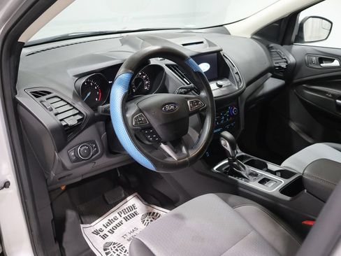 Used 2018 Ford Escape SE w/ SE Sync 3 Package AWD/4WD image 16