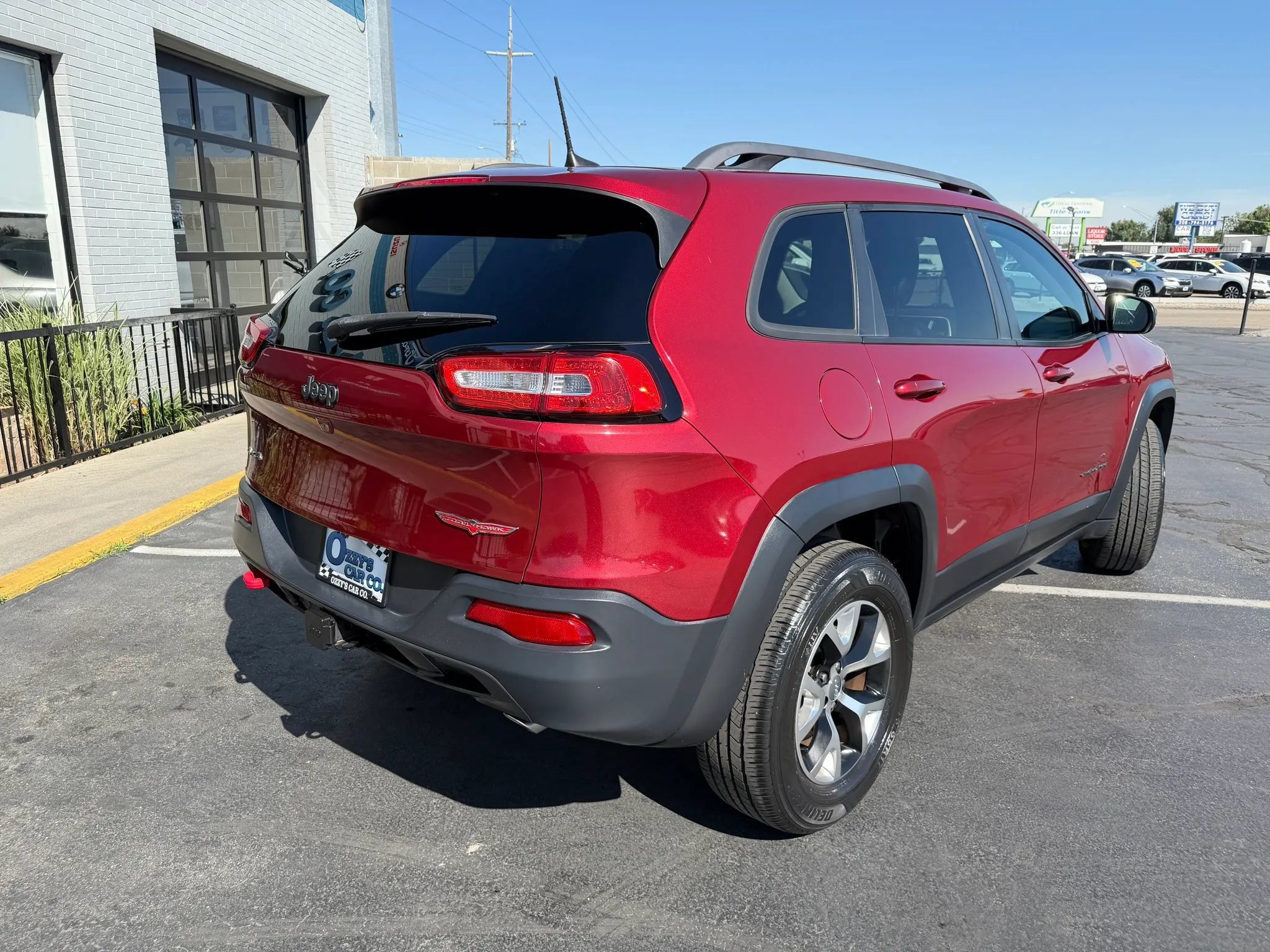 Used 2017 Jeep Cherokee Trailhawk w/ Cold Weather Group AWD/4WD image 7