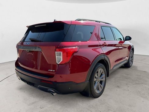 Used 2022 Ford Explorer XLT AWD/4WD image 5