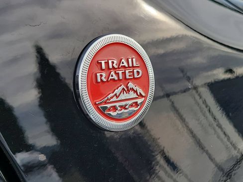 Certified 2023 Jeep Renegade Trailhawk AWD/4WD image 9