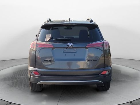Used 2018 Toyota RAV4 Limited w/ Carpet Mat Package FWD image 4