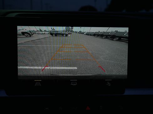 Used 2024 Chevrolet Silverado 1500 LT image 19