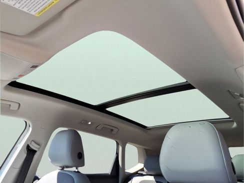 Used 2023 Volkswagen Taos SE image 20