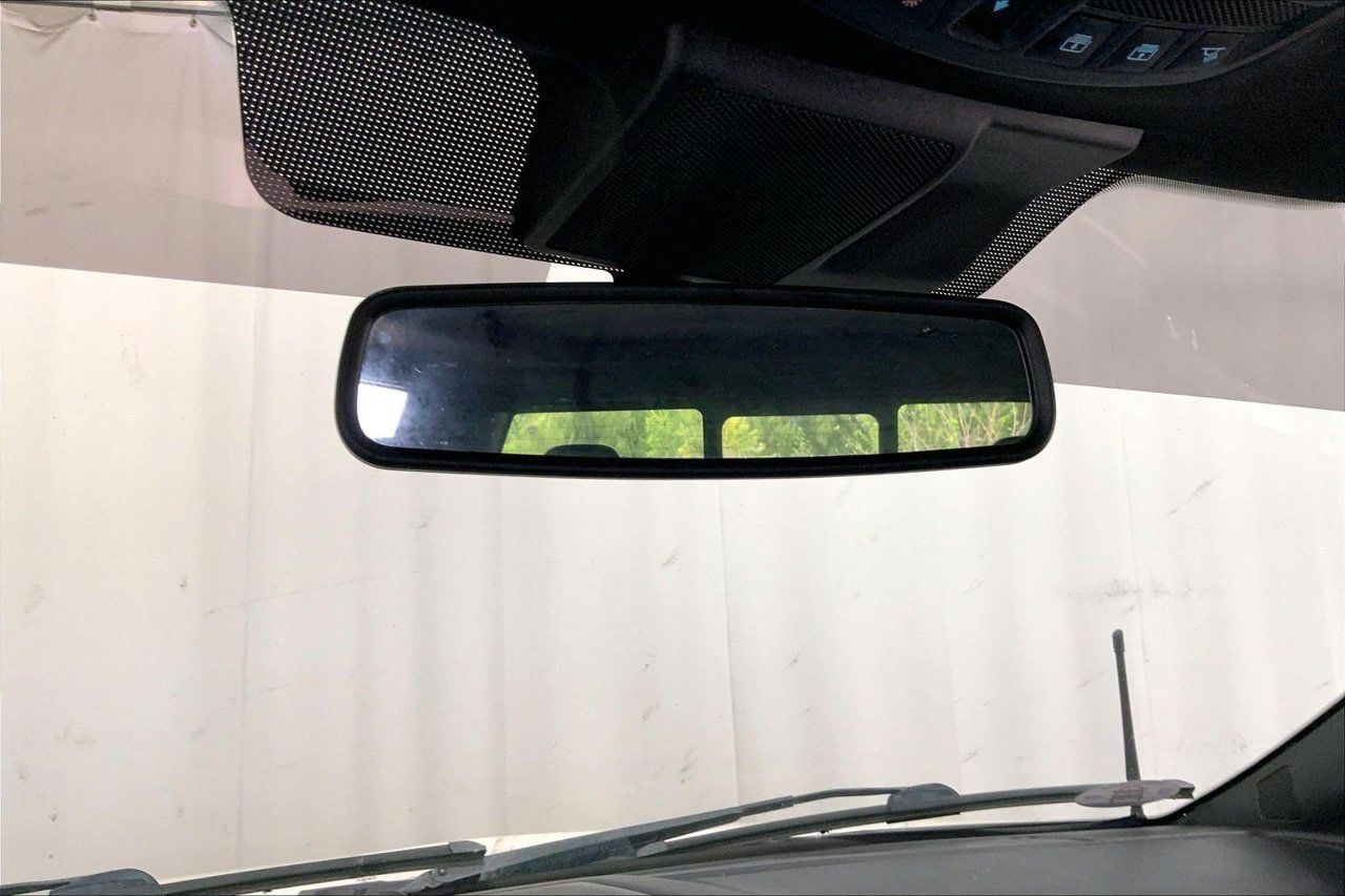 Used 2022 Ford F350 Platinum w/ Tremor Off-Road Package AWD/4WD image 17