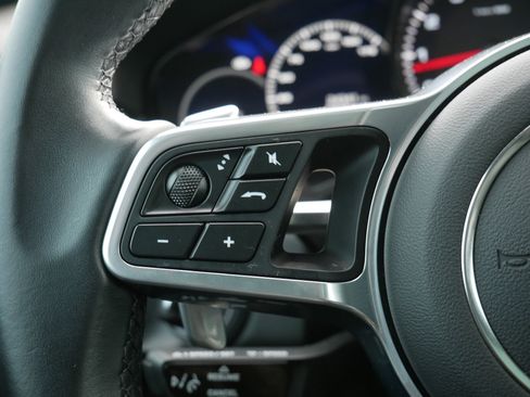 Used 2021 Porsche Cayenne image 24